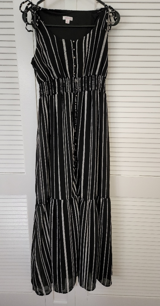 Xhilaration maxi dress black and white striped